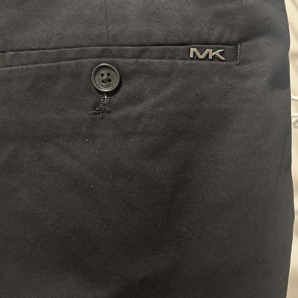 Michael Kors Men's Flat front chino/dressy Black shorts, 33, 9” inseam - Picture 3 of 5